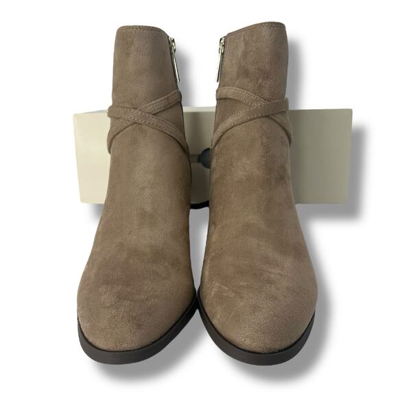 NEW Anne Klein Tan Booties Size 7.5 Beige Sand Low Ankle Boot Faux Suede NWT - Picture 7 of 11